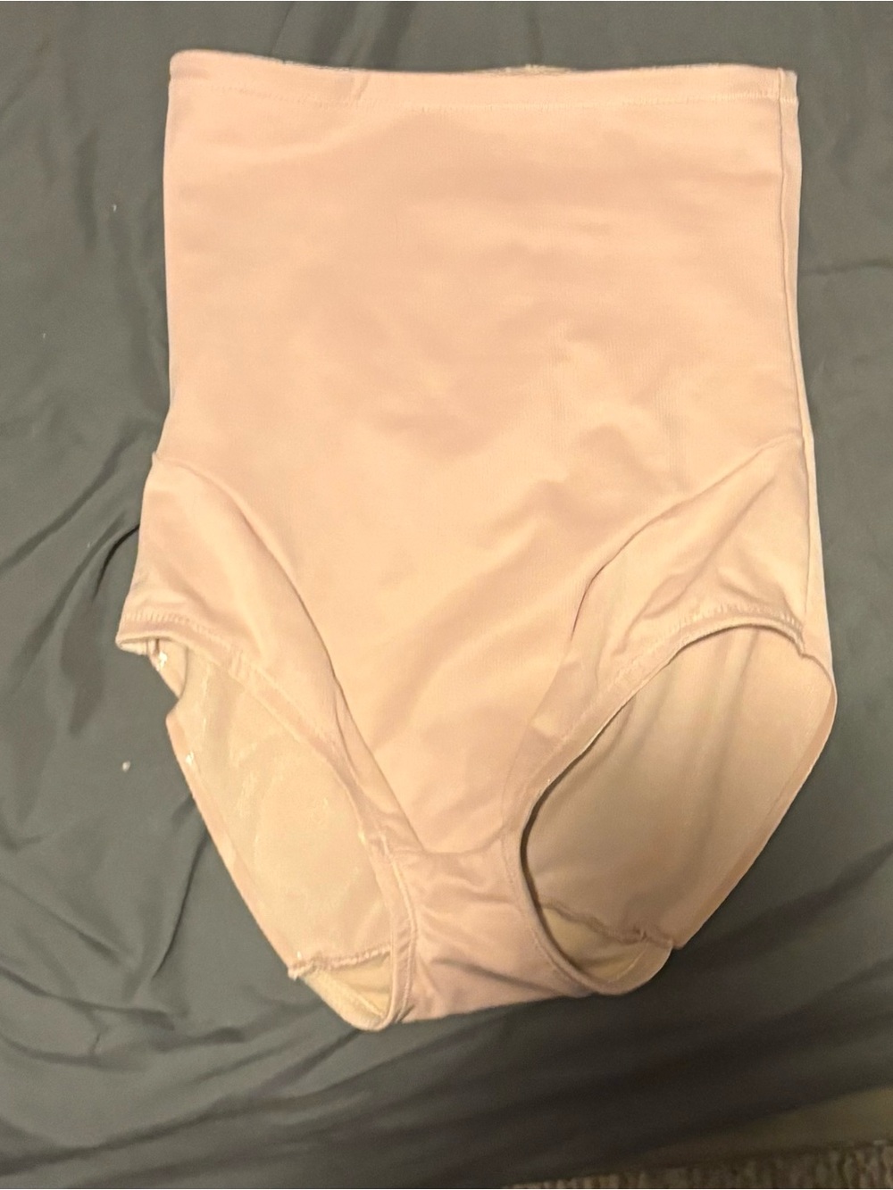 High-Waisted Shaping Briefs in beige